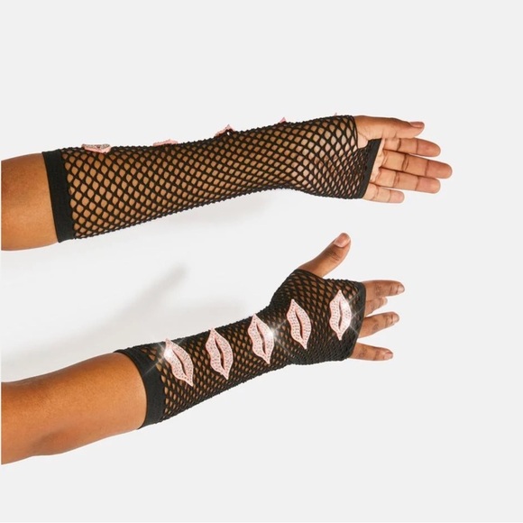 Fashion Nova ✦ Want Your Kiss Fishnet Gloves ✦ Fingerless Rhinestone Lip Gothic - Picture 2 of 5